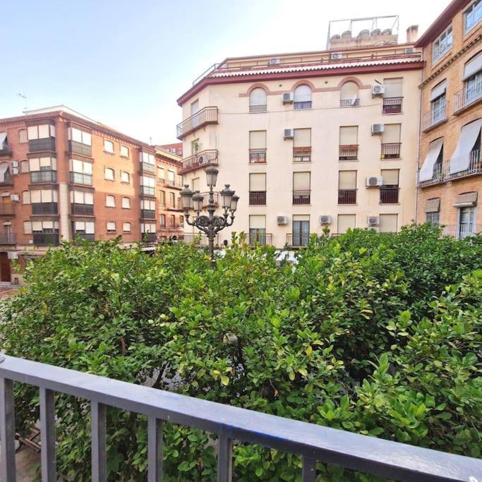 Апартаменты Apartamento Plaza Cervantes Хаэн Экстерьер фото